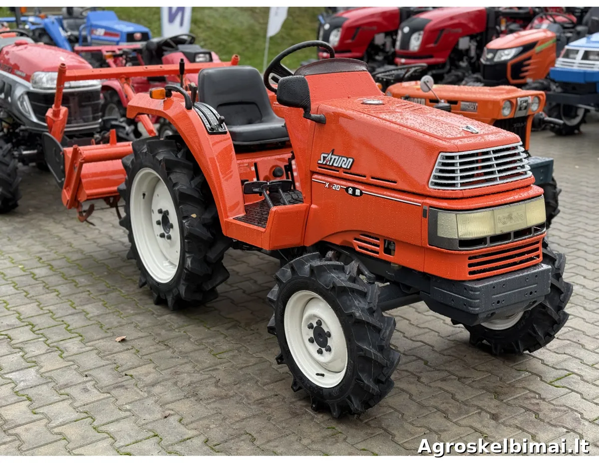 Parduodamas Kubota X-20 su žemės dirbimo freza 