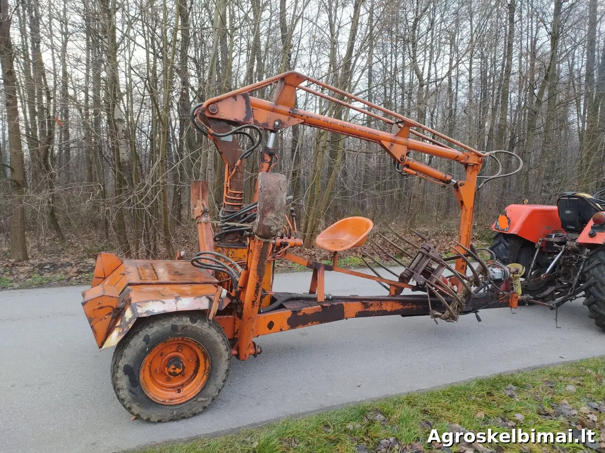 Prikabinamas mėšlo-birių medžiagų krautuvas CYKLOP 500