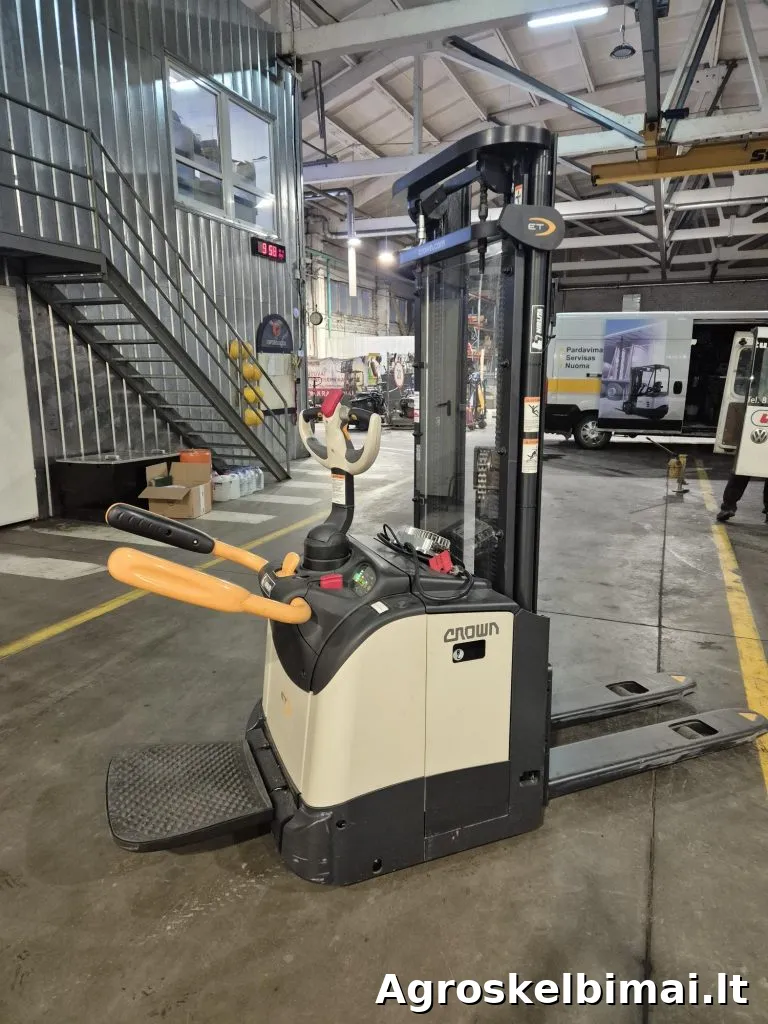 Aukšto kėlimo vežimėlis CROWN ET4000-1.4 - pagrindinė nuotrauka