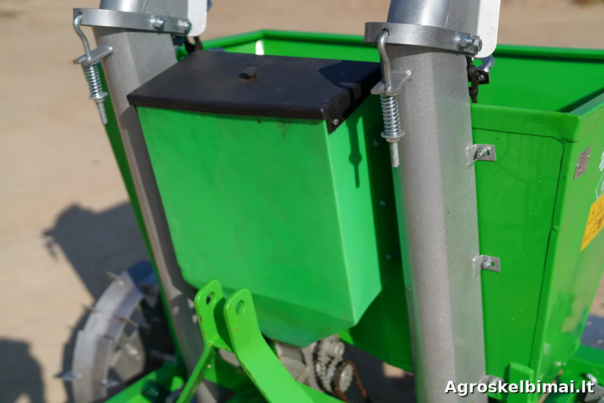 Dviejų vagų bulvių sodinamoji "Bomet" - nuotrauka 4