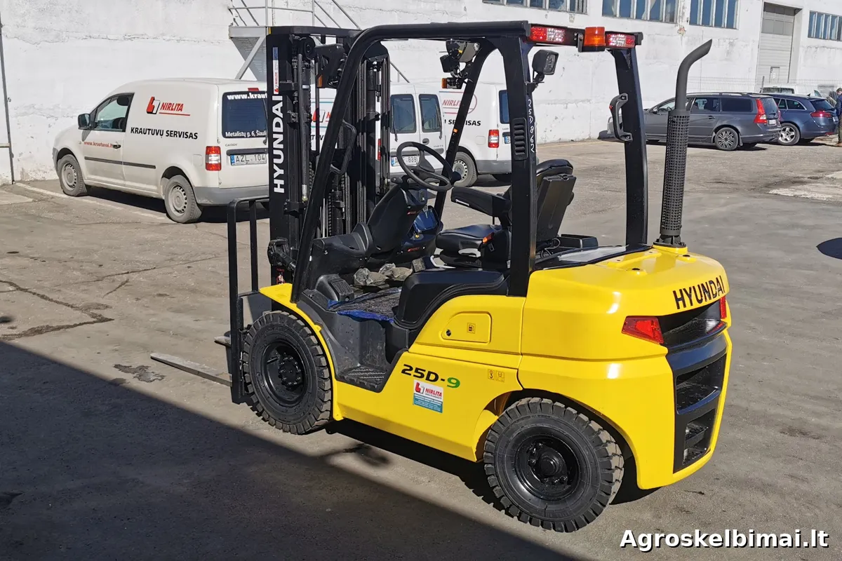 Dyzelinis autokrautuvas HYUNDAI 25D-9 - pagrindinė nuotrauka