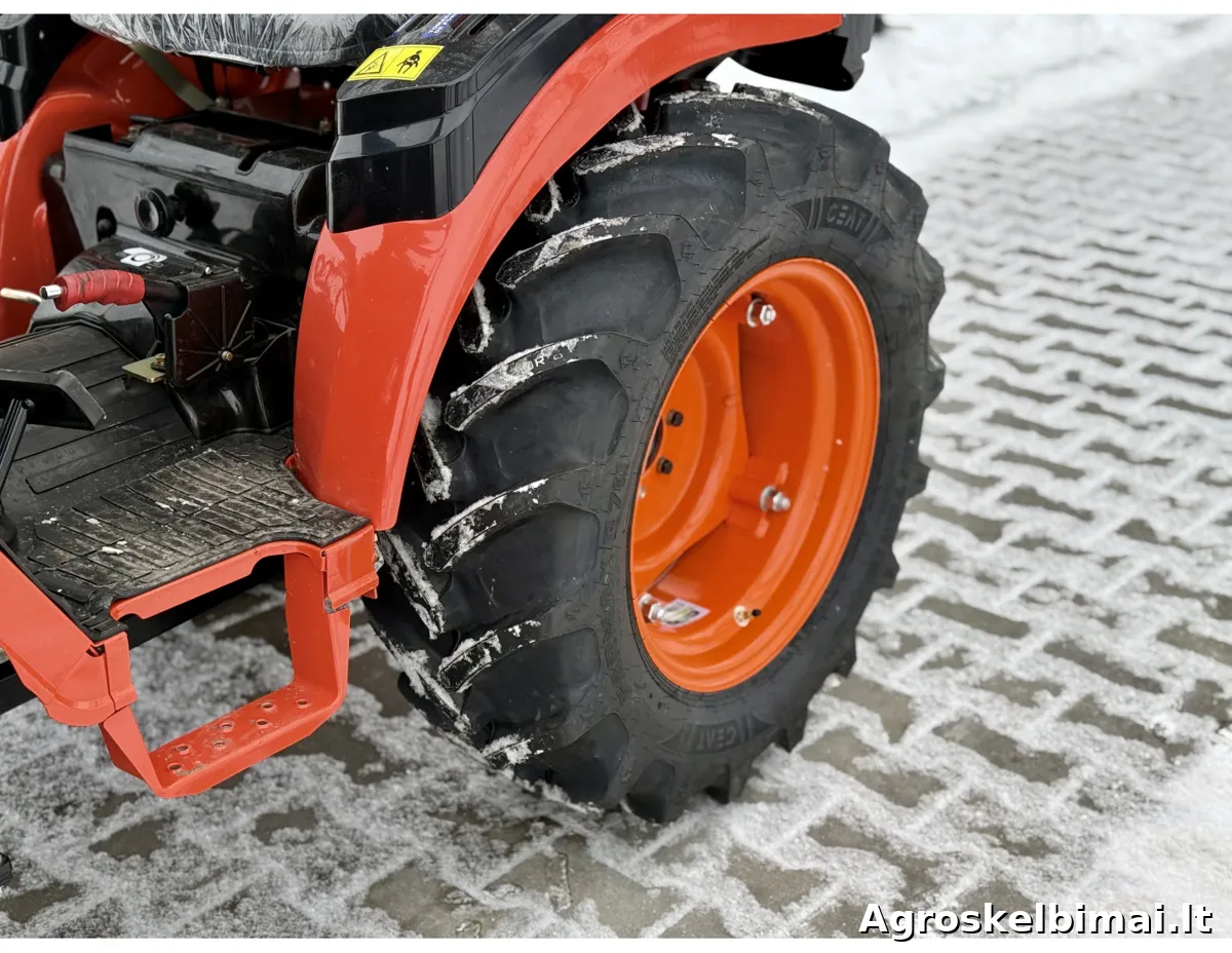 Hinomoto HM3030 su frontaliniu krautuvu - nuotrauka 7