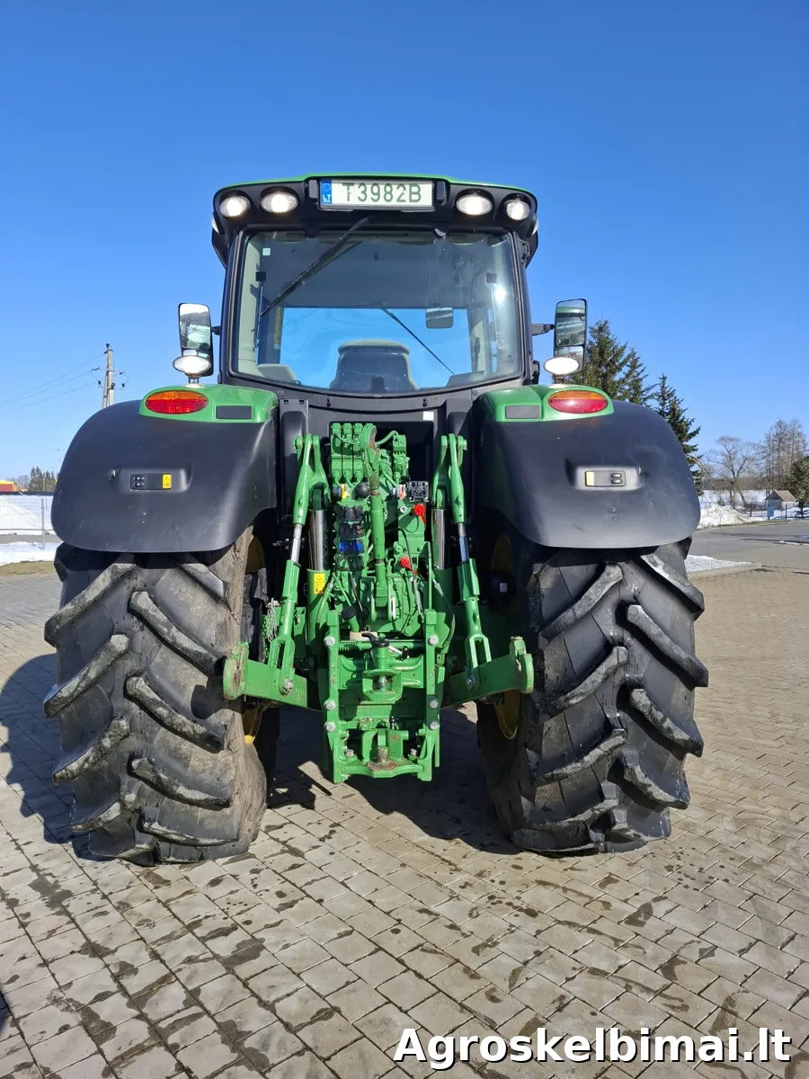 John Deere 6215R - Traktoriai nuotrauka 7