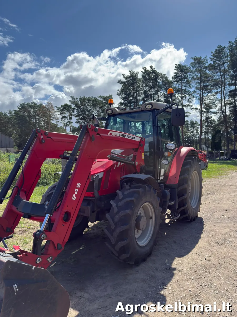 Massey Ferguson 5610 - Traktoriai nuotrauka 3