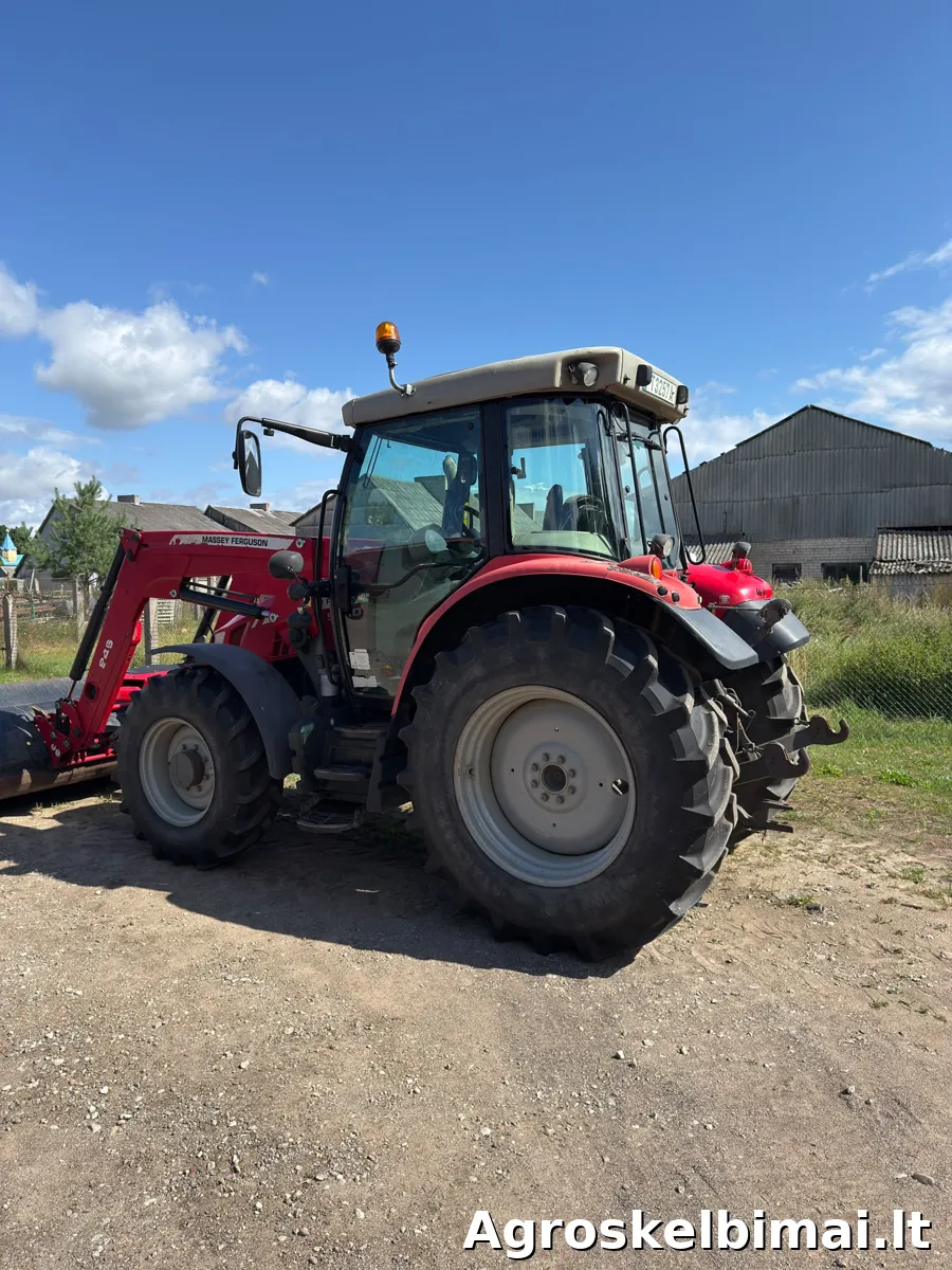 Massey Ferguson 5610 - Traktoriai nuotrauka 5