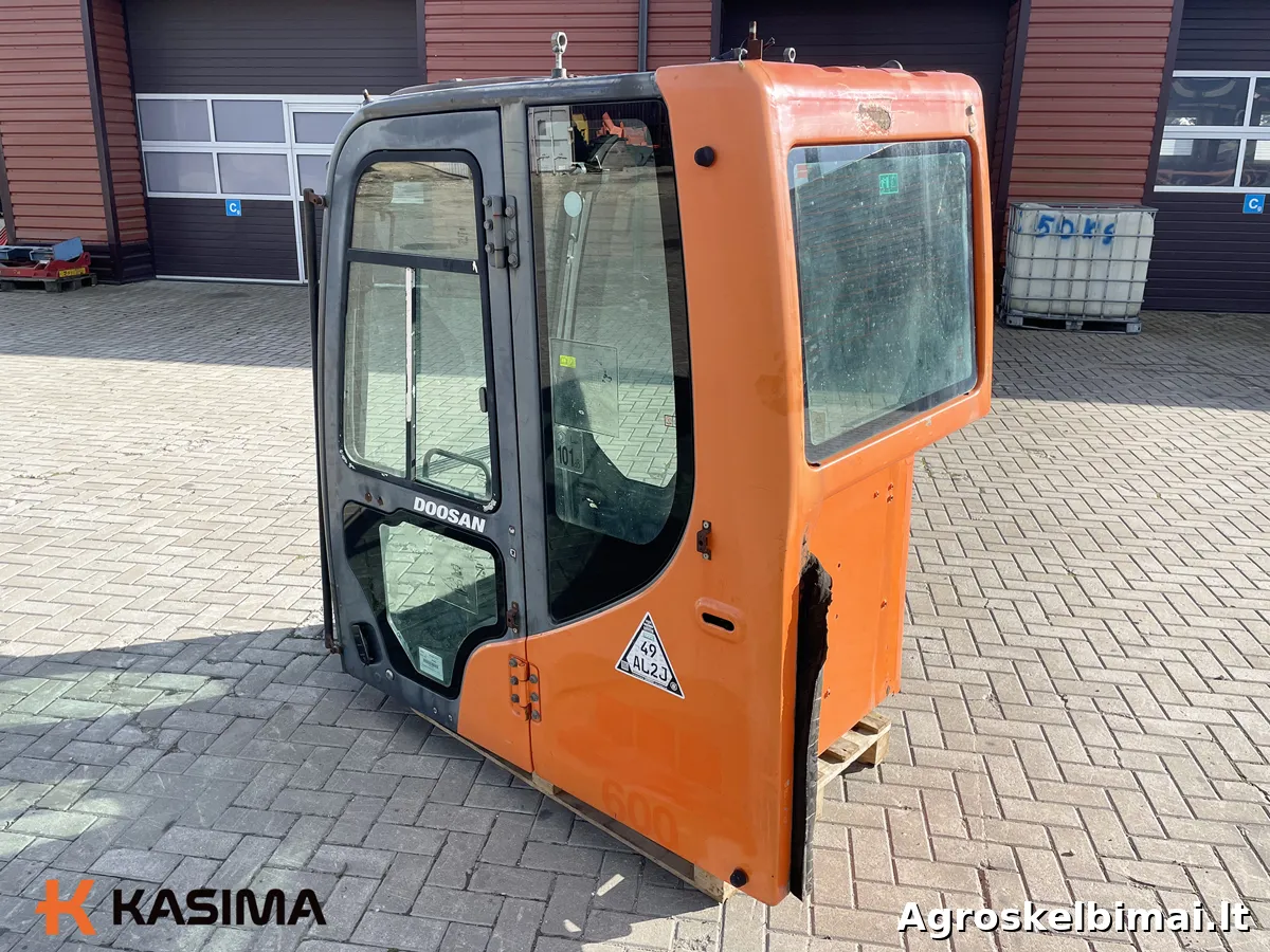 Parduodama Doosan DX140LCR Kabina - Statybinė technika nuotrauka 2