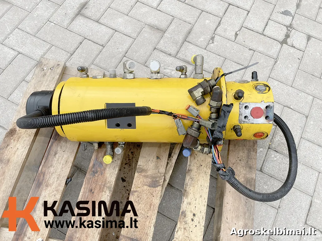Parduodama Komatsu PW160 hidraulinė pasukamoji jungtis