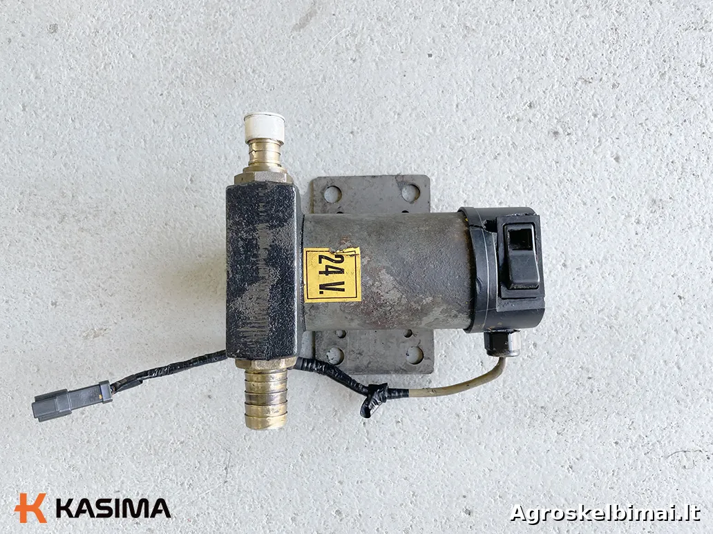 Parduodama Komatsu PW160 kuro papildymo siurbliukas