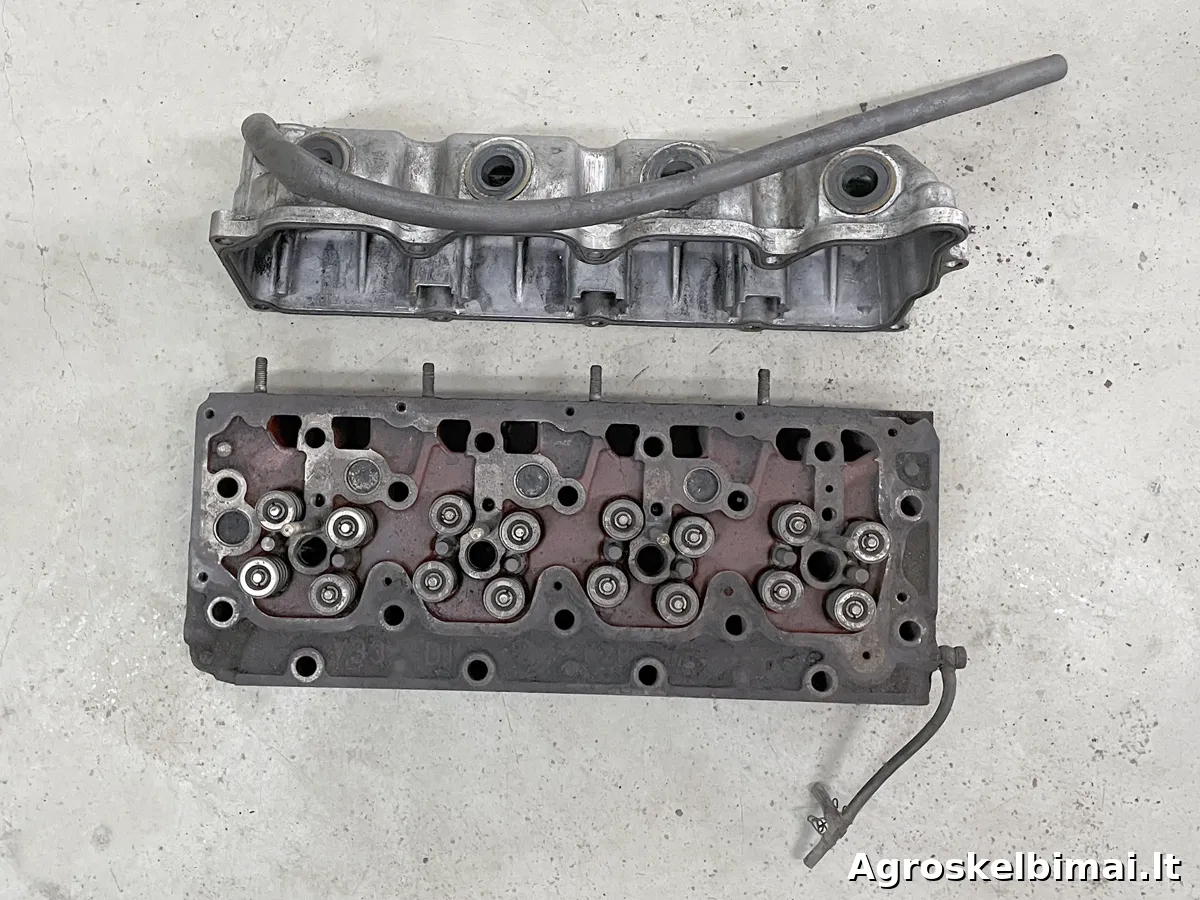 Parduodama Kubota V3300 variklio galva