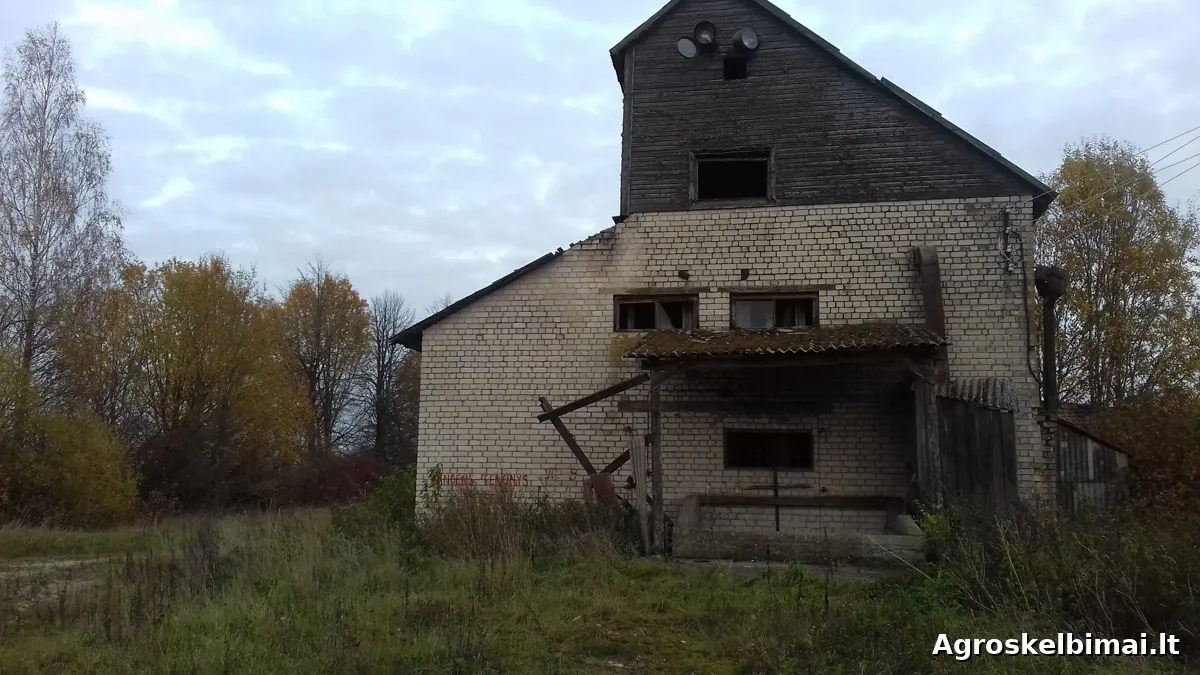 Parduodama žemė su pastatais - Nekilnojamasis turtas nuotrauka 4