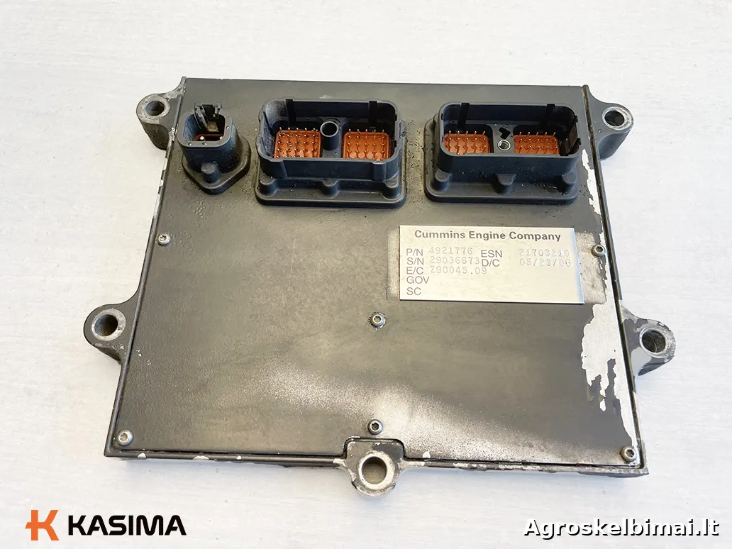 Parduodamas „Komatsu“ SAA6D107E-1(6BTAAE) variklio valdymo modulis