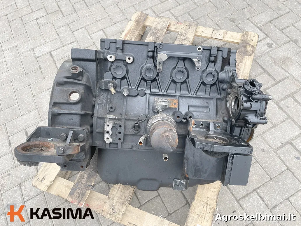 Parduodamas „Yanmar“ 4TNV98C variklio blokas