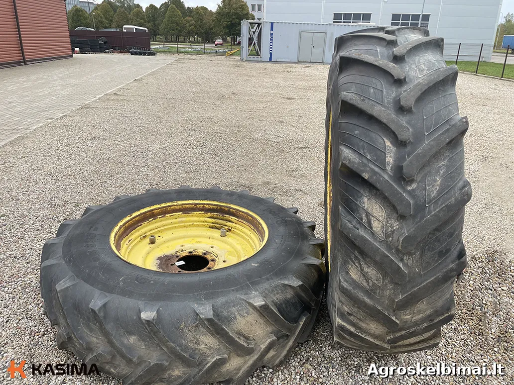 Parduodami John Deere 20.8 R38 galiniai ratai - Traktoriai, Telšiai
