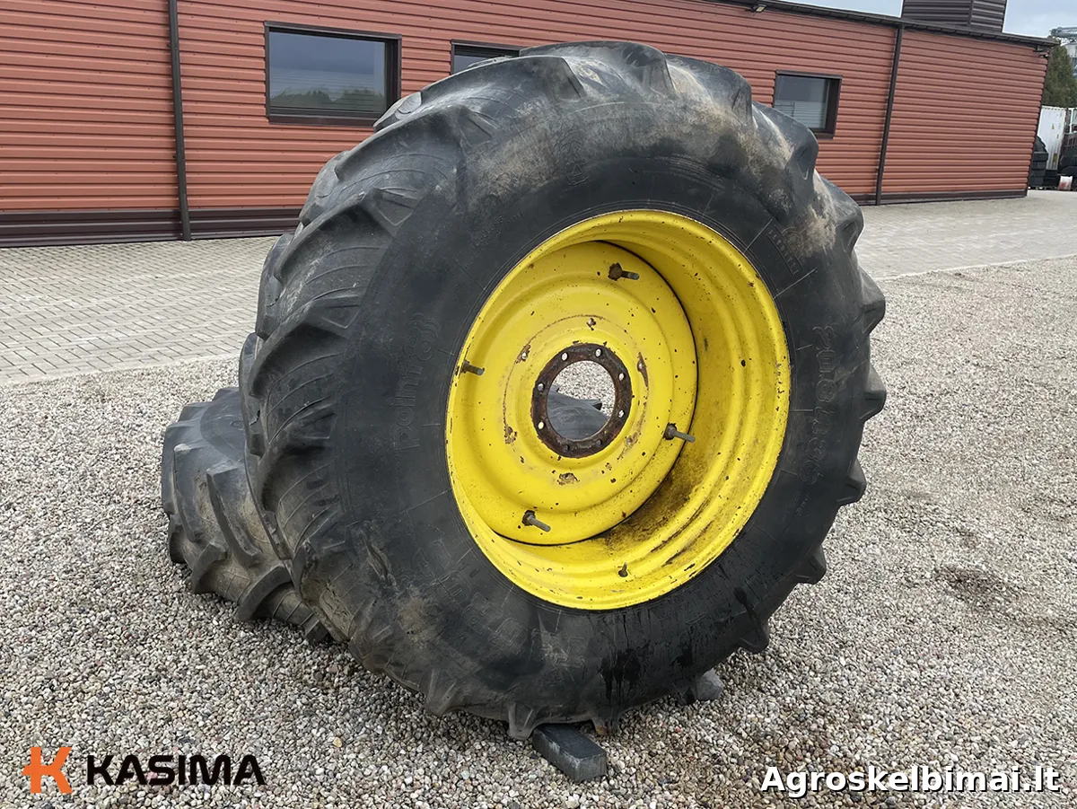 Parduodami John Deere 20.8 R38 galiniai ratai - Traktoriai nuotrauka 4