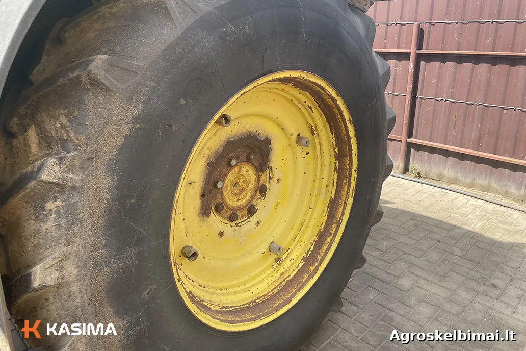 Parduodami John Deere 20.8 R38 galiniai ratai - Traktoriai nuotrauka 5