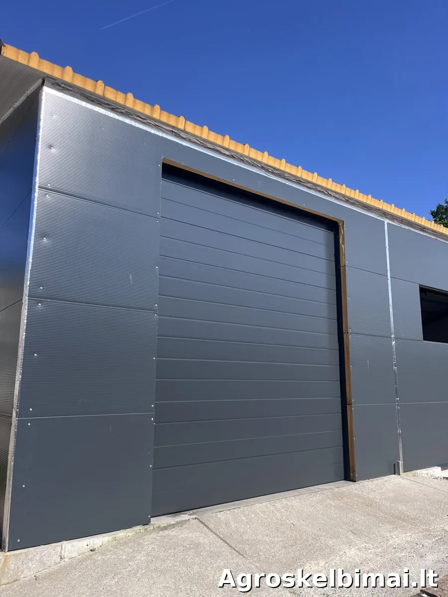 Patvarūs segmentiniai vartai ūkiui – Gamyba ir montavimas - nuotrauka 4