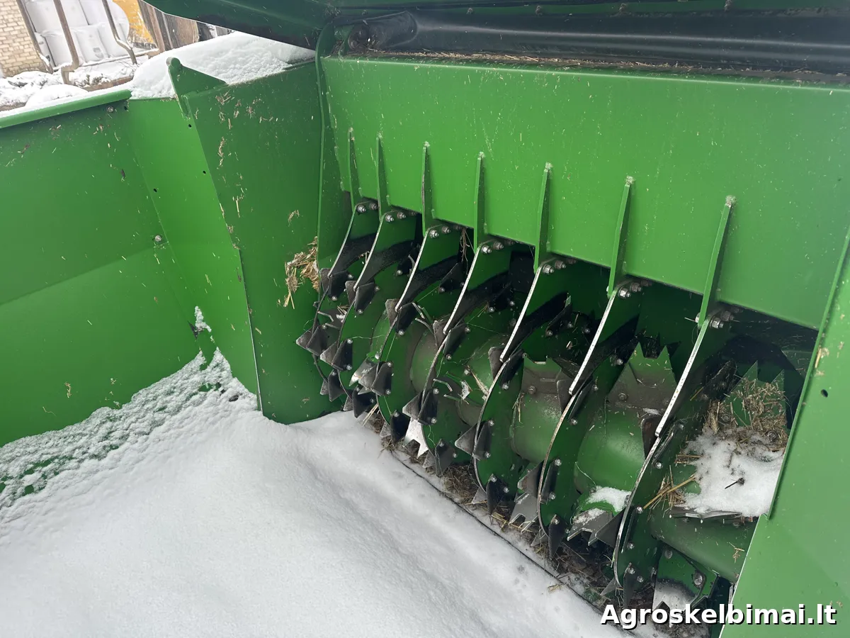 Šiaudų skleistuvas - pašarų dalytuvas C460 - nuotrauka 4