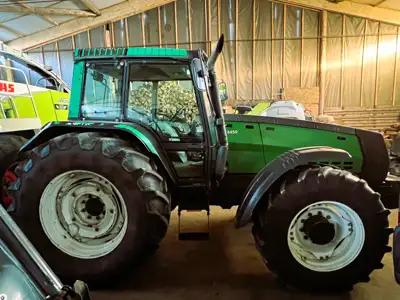 Traktorius Valtra 8450 Mega