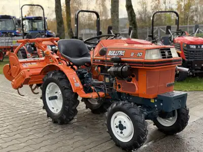 Parduodamas Kubota B-10 su žemės dirbimo freza