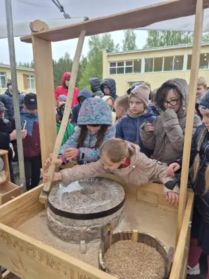 Edukaciniai mokomieji užsiėmimai "Grūdo kelionė į miltus"