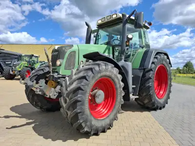 Fendt 820 Vario - Traktoriai