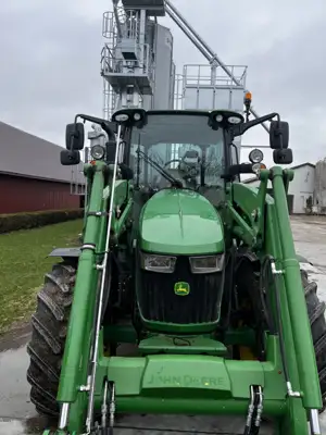 John Deere 5125R su frontaliniu krautuvu - Traktoriai