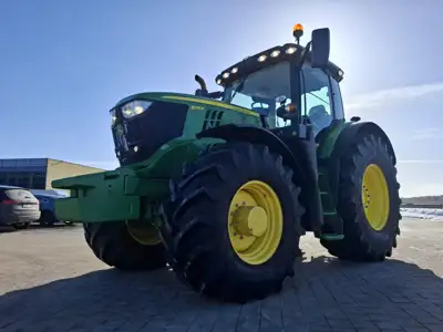 John Deere 6215R - Traktoriai