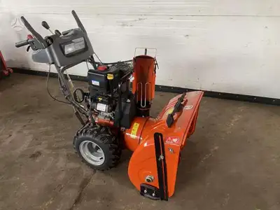 Parduodami įvairūs sniego stumdytuvai, peiliai, pūtikai ir t.t.