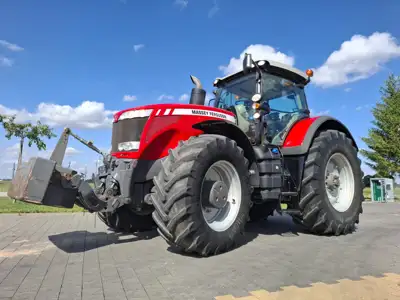 Massey Ferguson 8690 - Traktoriai