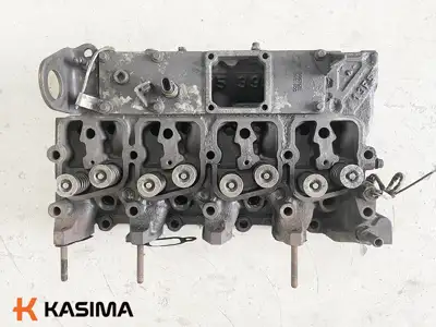 Parduodama „Komatsu“ SAA4D102E-2 variklio galva