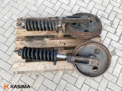 Parduodamas Bobcat E85 vikšrų įtempėjas - Statybinė technika