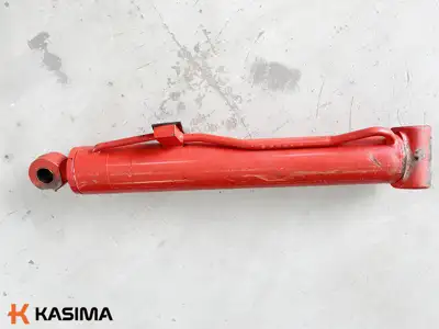 Parduodamas Manitou MLT633 strėlės kėlimo cilindras - Statybinė technika