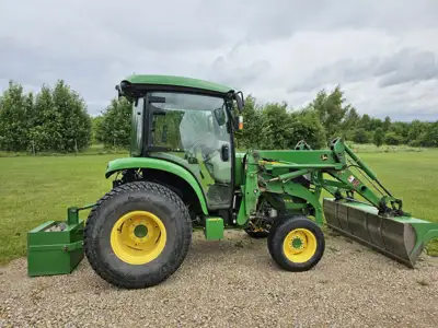 Parduodamas traktorius John Deer 4066R