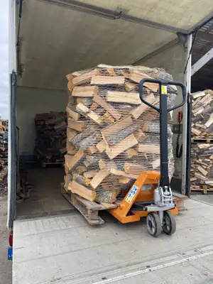 Sausos, skaldytos malkos