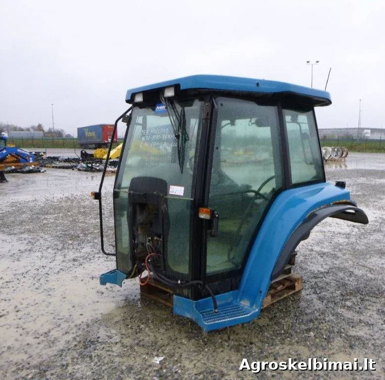 TRAKTORIAUS KABINA